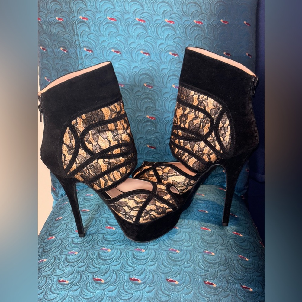 MADISON BY SHOEDAZZLE “Elina” Faux Suede Peep-Toe Black Lace Heels NIB - Picture 9 of 11